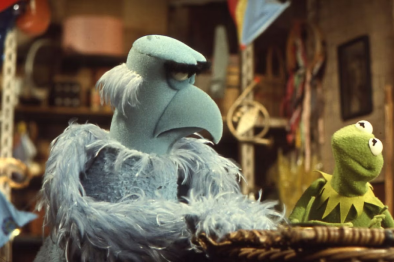 muppet with long hooked beak